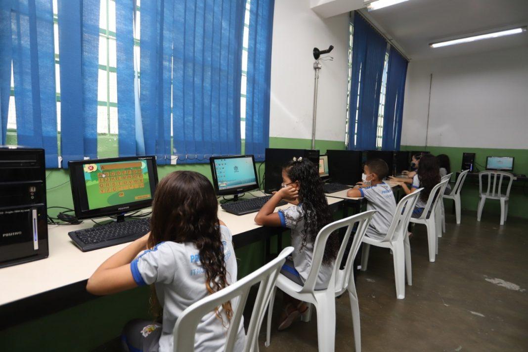 Itaquá adere a programa e agora todas as escolas municipais têm acesso à internet