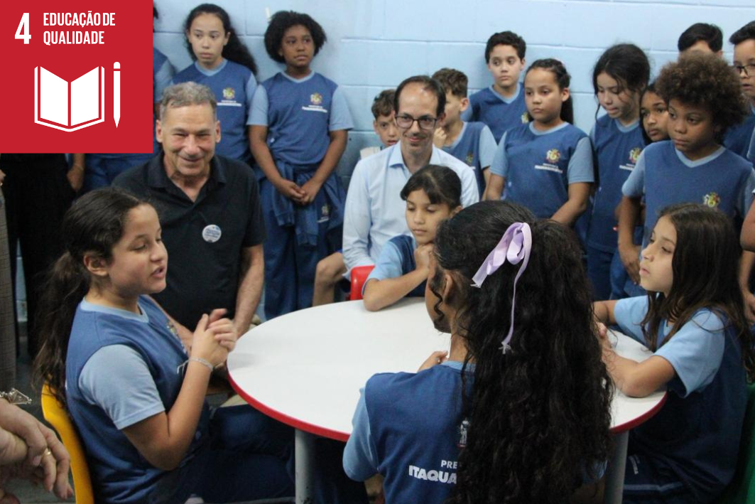 Antropólogo William Ury visita Itaquá para conhecer projeto de conciliação entre estudantes